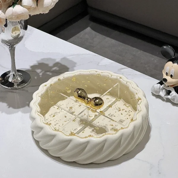 CreamLuxe Covered Fruit Tray